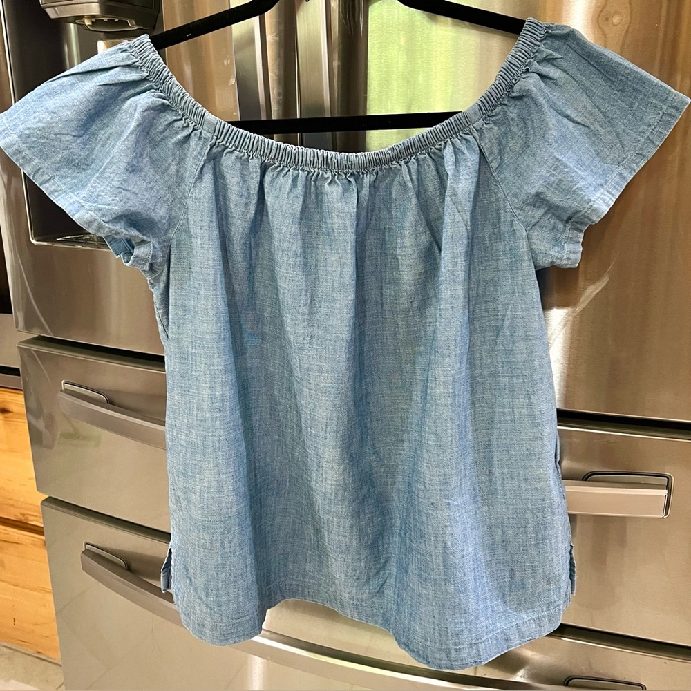 Levi's Off The Shoulder Top Chambray Size Medium - Picture 2 of 14